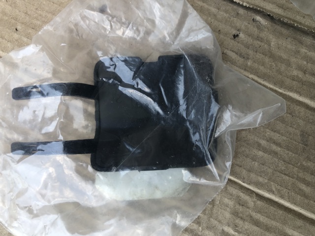 Заглушка бампера буксировочного крюка 8200763631 RENAULT