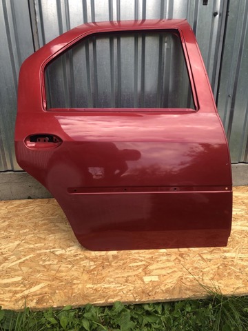 Дверь пассажирская задняя правая 821009214R RENAULT