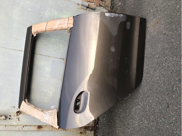 Дверь пассажирская задняя правая 821009562R RENAULT