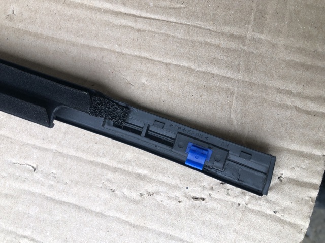 NISSAN 828219U000 в наличии Тернополь