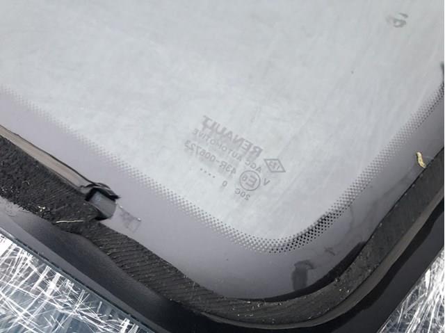 RENAULT 833070057R Стекло кузова (багажного отсека) левое в наличии Киев