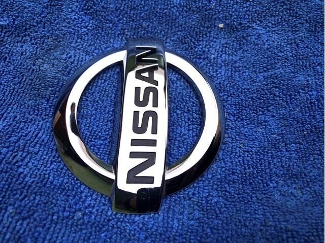84890JG000 NISSAN Эмблема крышки багажника купить в Черкассы