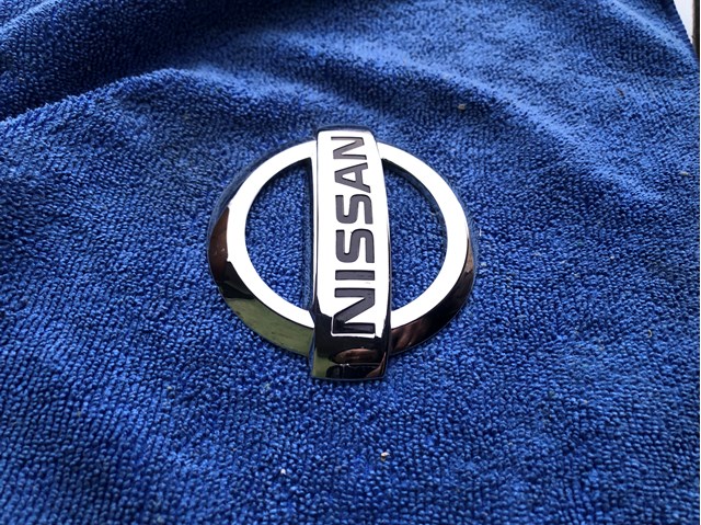 NISSAN 84890JG000 Эмблема крышки багажника (фирменный значок) в наличии Хмельницкий