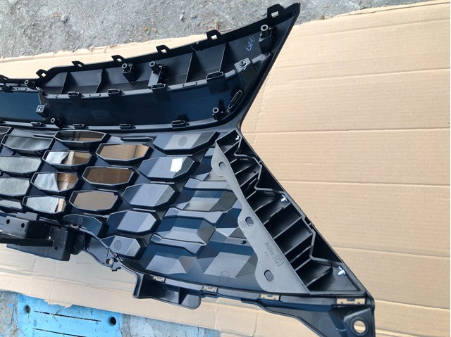 HYUNDAI 86350R2040CAD Решетка радиатора в наличии Каменское