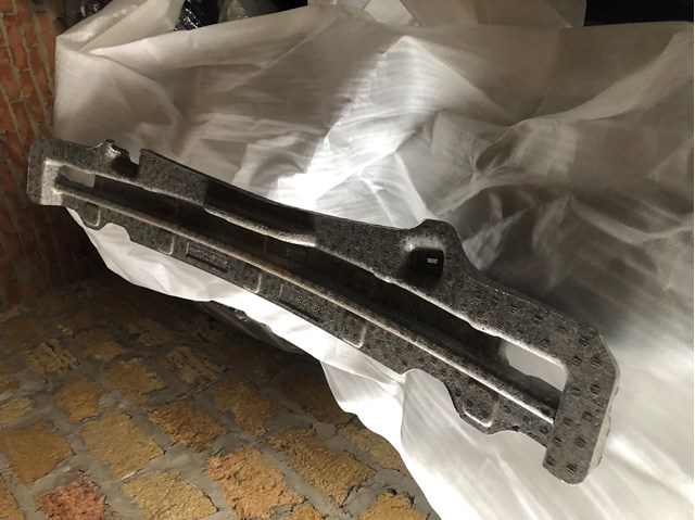 Энергопоглотитель переднего бампера 865201M310 HYUNDAI