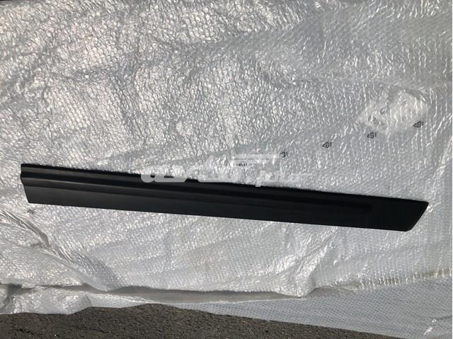 877222P000 HYUNDAI Накладка двери передней правой купить в Ужгород