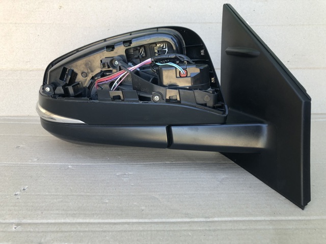 Наружное зеркало правое 8791042C10 TOYOTA