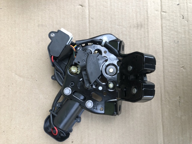 Замок крышки багажника 905006RA0A NISSAN