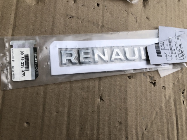 Фирменный значок 908922537R RENAULT