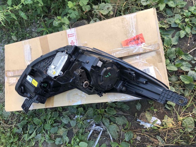 92101F1100 HYUNDAI Фара левая купить в Николаев