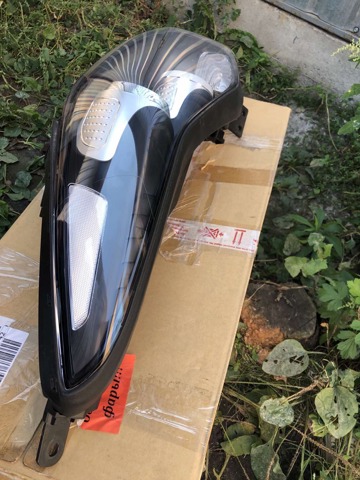 92101F1100 HYUNDAI Левая фара купить в Полтава