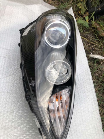 92102F1000 HYUNDAI Фара правая купить в Сумы