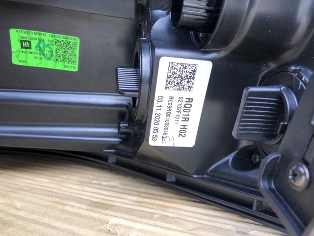 92102F1011 HYUNDAI Правая фара купить в Черновцы