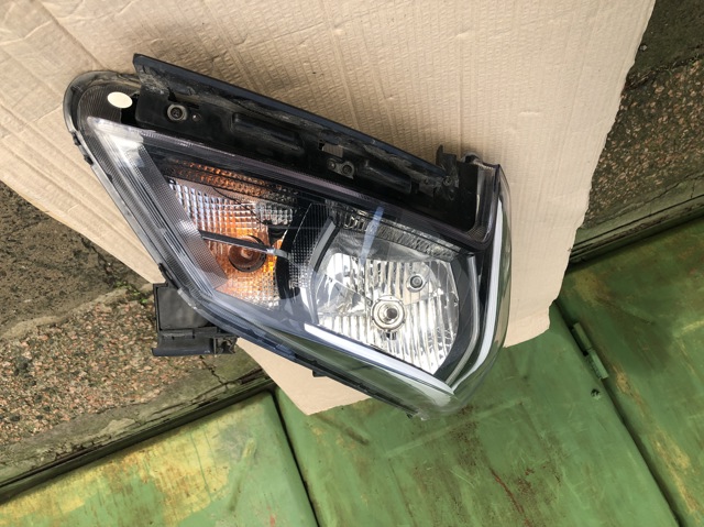 HYUNDAI 92102H0500 Правая фара в наличии Украина