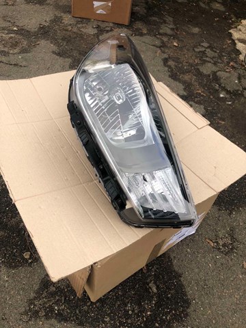Фара комбинированная, передняя 92102H8000 HYUNDAI