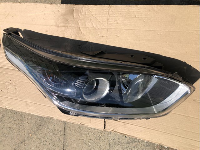 92102J7000 HYUNDAI Правая фара купить в Днепр