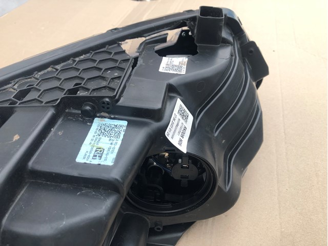 92102J7001 HYUNDAI Фара правая купить в Житомир