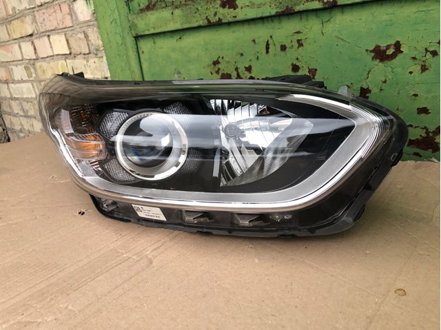 HYUNDAI 92102J7050 Правая фара в наличии Черновцы