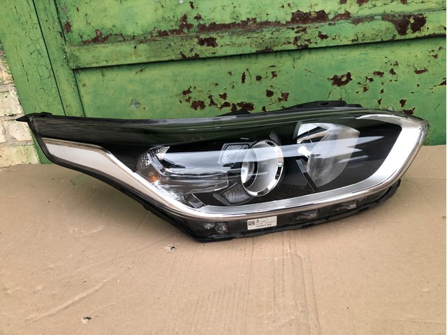 92102J7050 HYUNDAI Фара правая купить в Львов