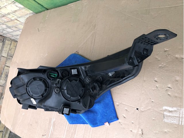 92102J7050 HYUNDAI Фара правая купить в Тернополь