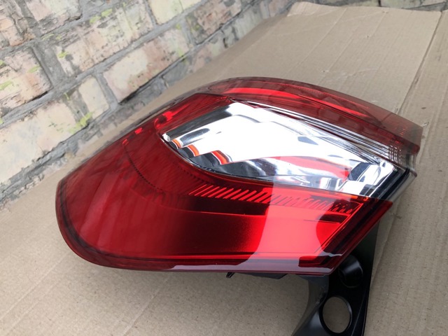HYUNDAI 924021W210 Фонарь задний правый внешний в наличии Каменское