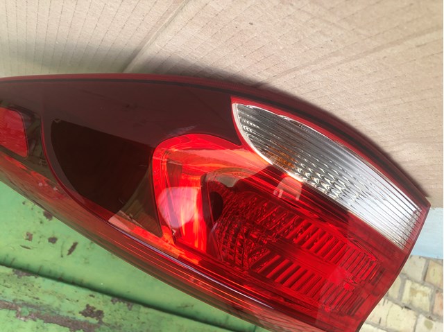 HYUNDAI 92402H0000 Фонарь задний правый внешний в наличии Киев