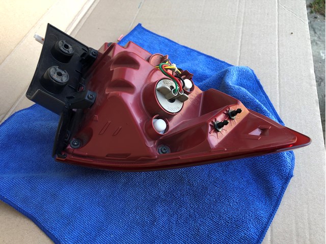 HYUNDAI 92402H8000 Фонарь задний правый внешний в наличии Павлоград