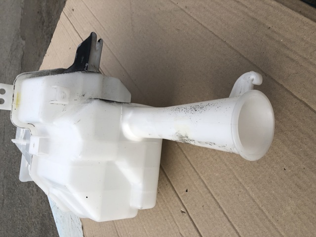 Водяной бачок омывателя стекла 98610J7000 HYUNDAI