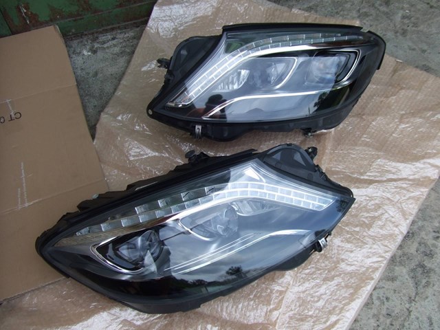 MERCEDES 2229061804 Фара правая в наличии Харьков