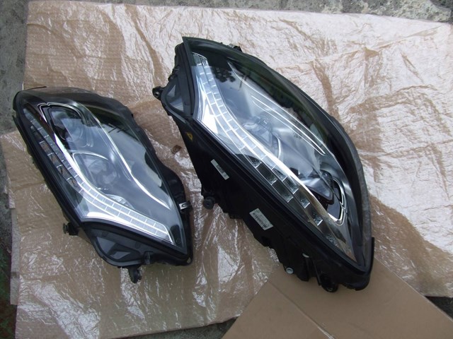 MERCEDES A2229061804 Правая фара в наличии Полтава