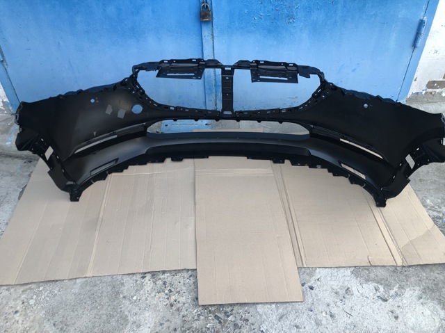 MAZDA DFR550031 Передний бампер в наличии Харьков