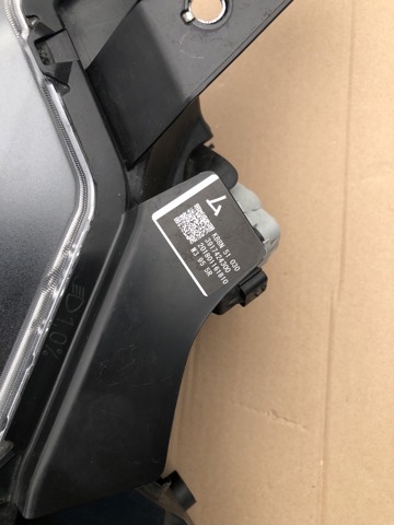 MAZDA KB8N51031H Правая фара в наличии Украина