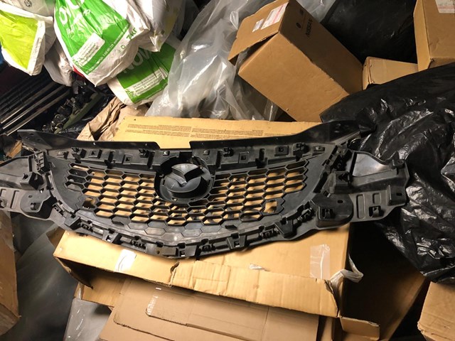 KD4550710F MAZDA Решетка радиатора купить в Запорожье