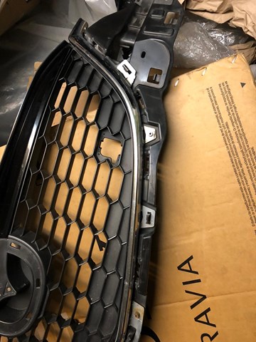 KD4550710F MAZDA Решетка радиатора купить в Полтава