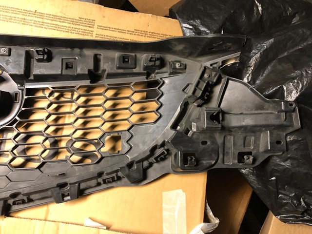 KD4550710F MAZDA Решетка радиатора купить в Черновцы