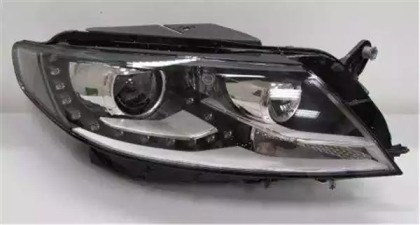 Правая блок фара 711307024171 MAGNETI MARELLI