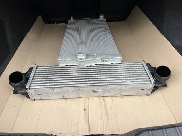 Радиатор охлаждения 17118509177 BMW