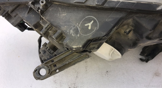 NISSAN 260754CC1C Левая фара в наличии Черновцы