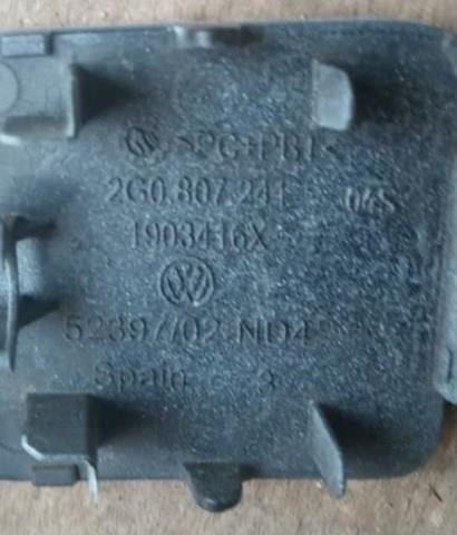 VAG 2G0807241 Заглушка бампера буксировочного крюка передняя правая в наличии Запорожье