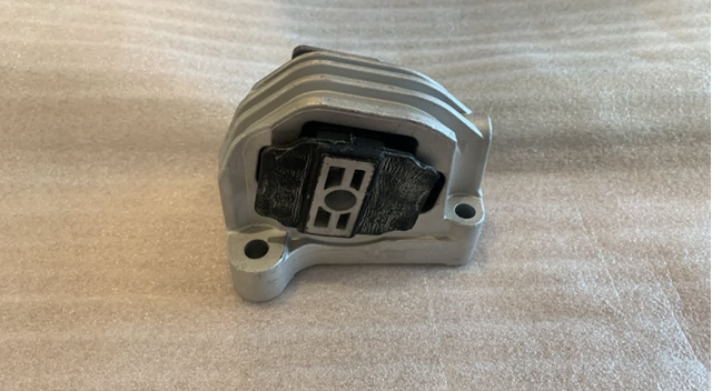 Опора двигателя 30639214 VOLVO