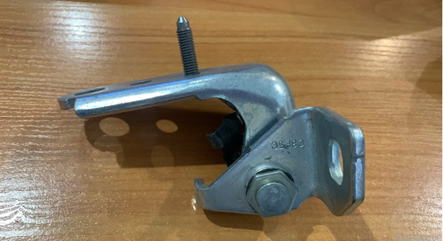 FORD 5243836 Петля двери передней левой в наличии Винница