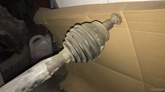6R0407762 VAG Правая полуось купить в Киев