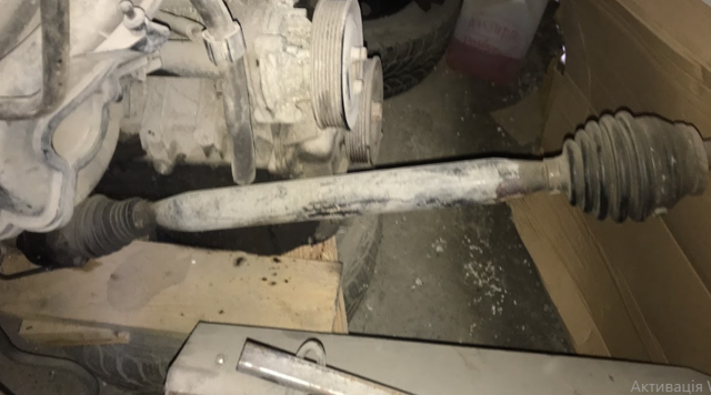 VAG 6R0407762 Правая полуось в наличии Украина