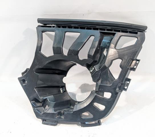 7302507 BMW Кронштейн крепления противотуманной фары левой купить в Харьков