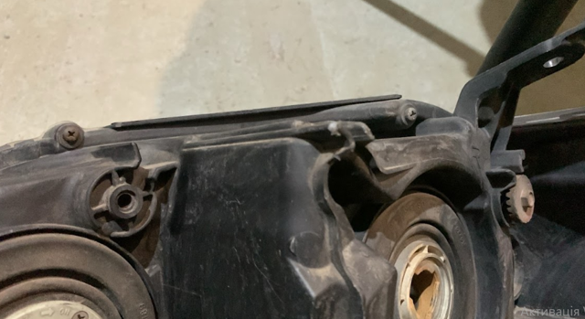 TOYOTA 8113033841 Правая фара в наличии Ужгород