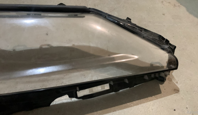 8114560K81 TOYOTA Фара правая купить в Николаев