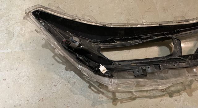 8118542841 TOYOTA Левая фара купить в Павлоград
