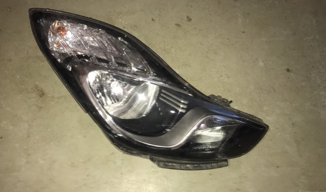 921021K000 HYUNDAI Правая фара купить в Ровно