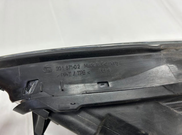 971941032F PORSCHE Правая фара купить в Киев