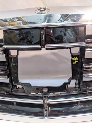 MERCEDES A22288025009040 Решетка радиатора в наличии Полтава